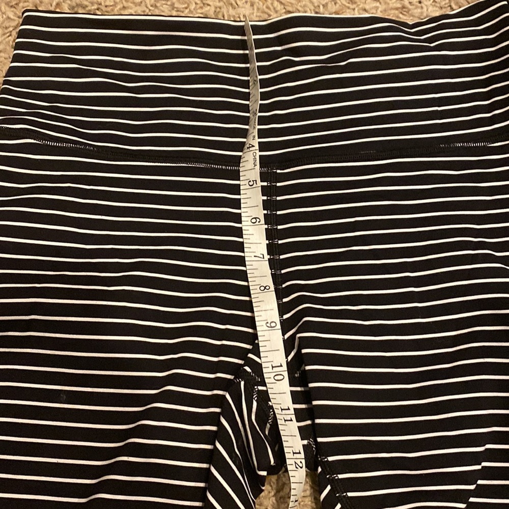 Lululemon leggings - Picture 5 of 6